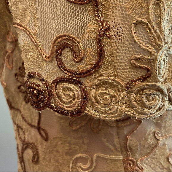 Watters and Watters Mother of the Bride Metallic Floral Embroidered Jacket - Picture 15 of 16